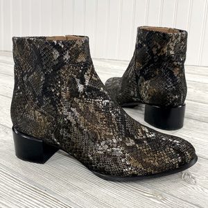 Vionic Kamryn Leather Snake Print Ankle Boots - sz 7.5